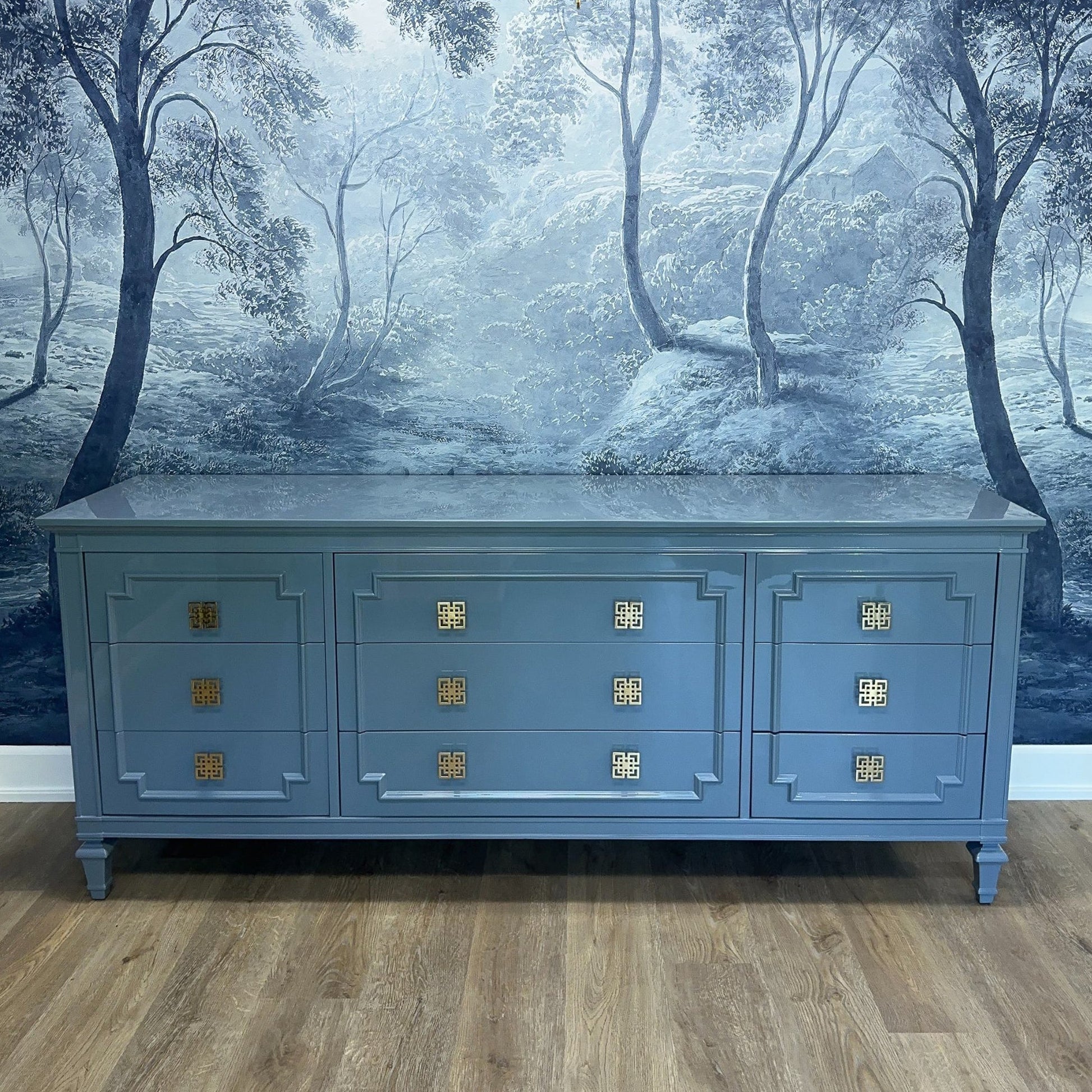Casey Grace, Antique furniture, Home Furniture, Reclaimed furniture, Custom painted furniture, Upcycled furniture, Unique furniture, Maximalist décor, grandmilennial decor, Vintage furniture, Reclaimed, refurbished, refinished furniture, lacquered furniture, lacquer furniture, Painted furniture, Painted antique furniture, Furniture Refinishing, Second Hand Furniture, Vintage coffee table, Lacquer coffee table, Lacquered coffee table, Antique coffee table