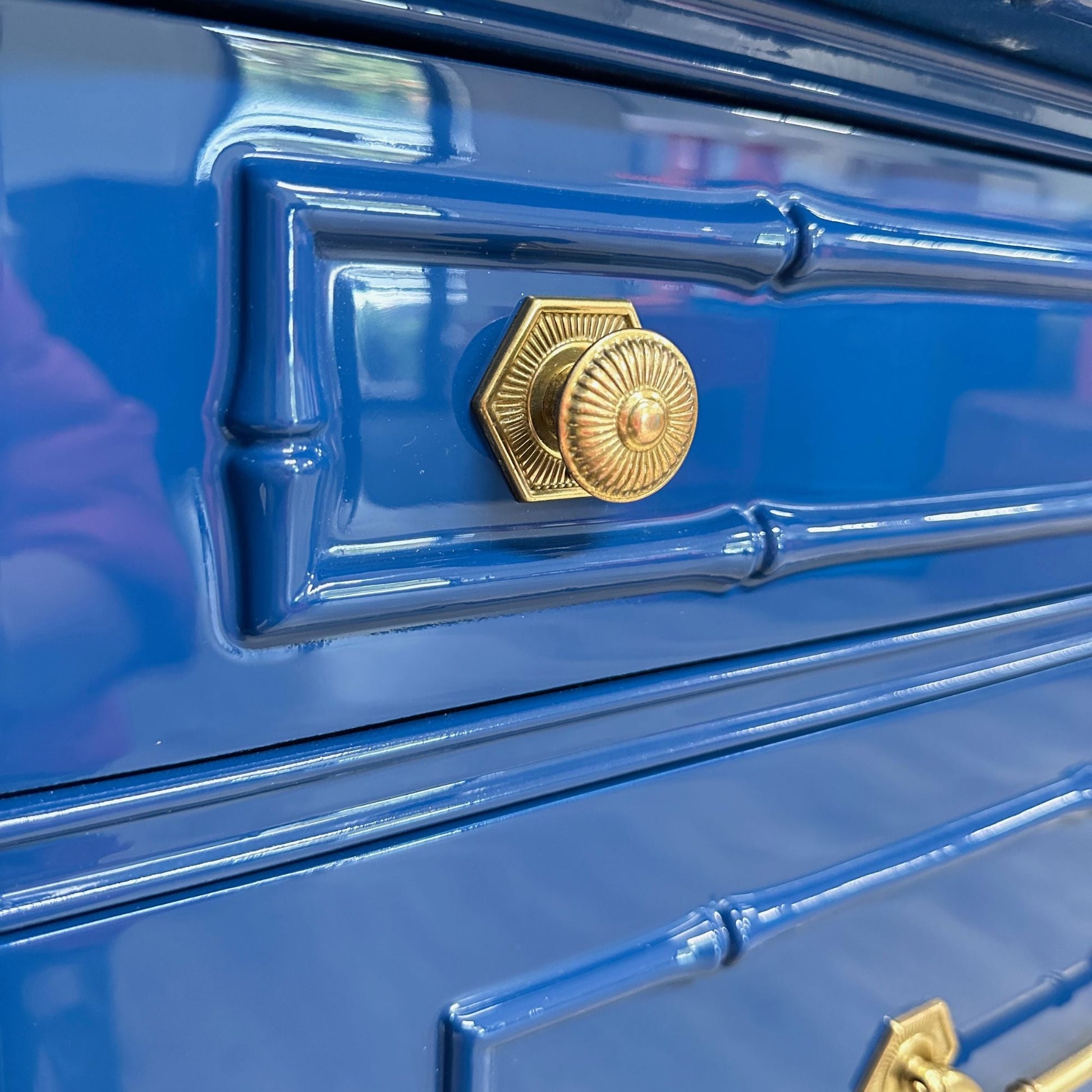 Antique furniture, Home Furniture, Reclaimed furniture, Custom furniture, Painted furniture, Upcycled furniture, Unique furniture, Maximalist décor, Vintage furniture, Reclaimed, refurbished, lacquered furniture, lacquer furniture, Painted furniture, Painted antique furniture, Furniture Refinishing, Second Hand Furniture