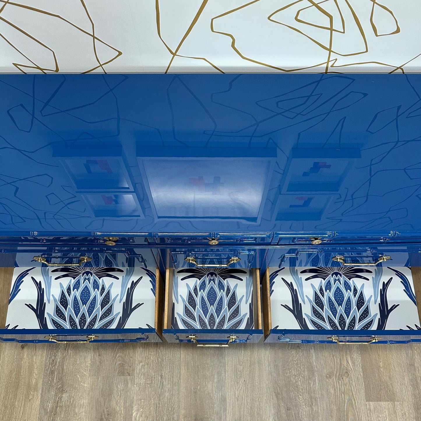 Antique furniture, Home Furniture, Reclaimed furniture, Custom furniture, Painted furniture, Upcycled furniture, Unique furniture, Maximalist décor, Vintage furniture, Reclaimed, refurbished, lacquered furniture, lacquer furniture, Painted furniture, Painted antique furniture, Furniture Refinishing, Second Hand Furniture