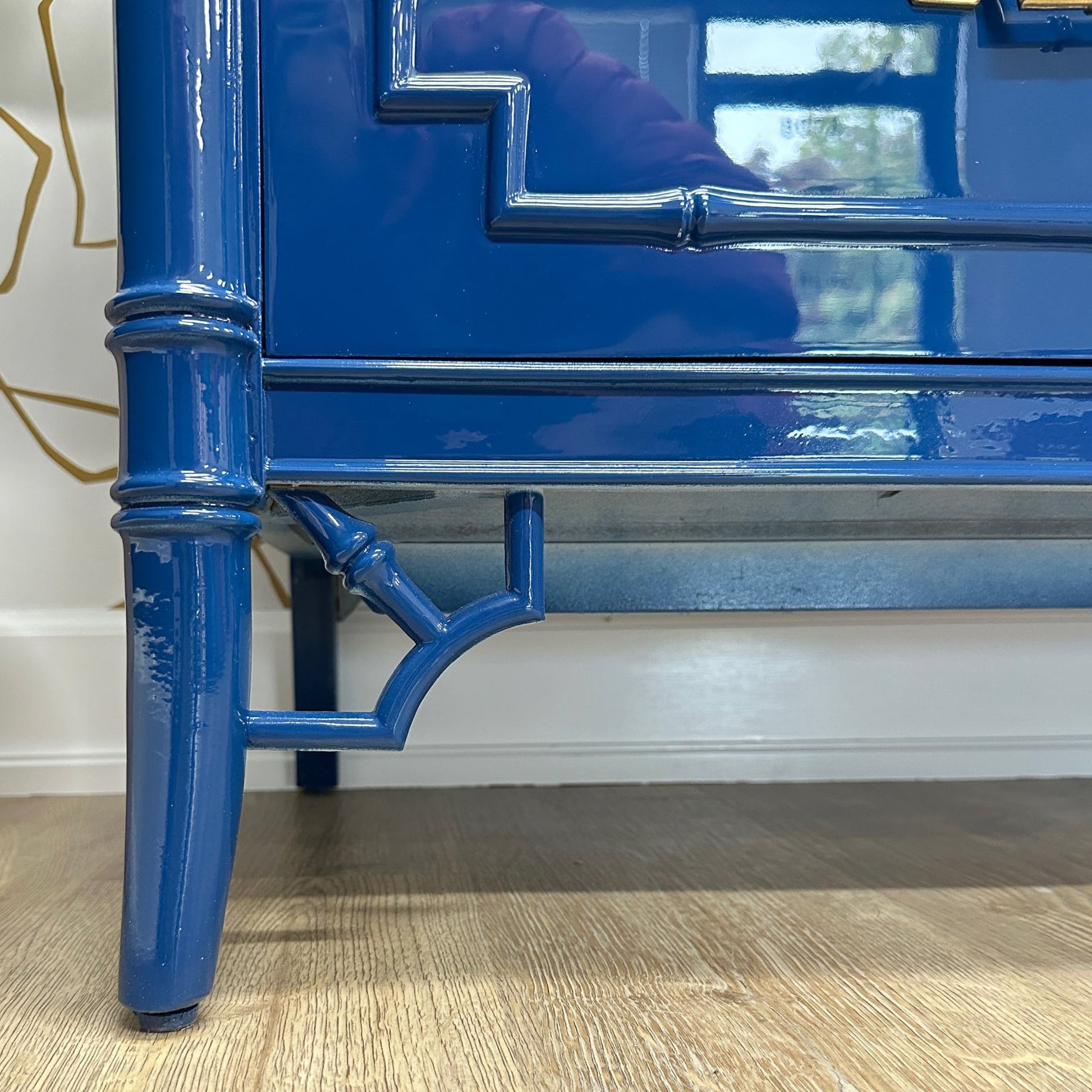 Antique furniture, Home Furniture, Reclaimed furniture, Custom furniture, Painted furniture, Upcycled furniture, Unique furniture, Maximalist décor, Vintage furniture, Reclaimed, refurbished, lacquered furniture, lacquer furniture, Painted furniture, Painted antique furniture, Furniture Refinishing, Second Hand Furniture
