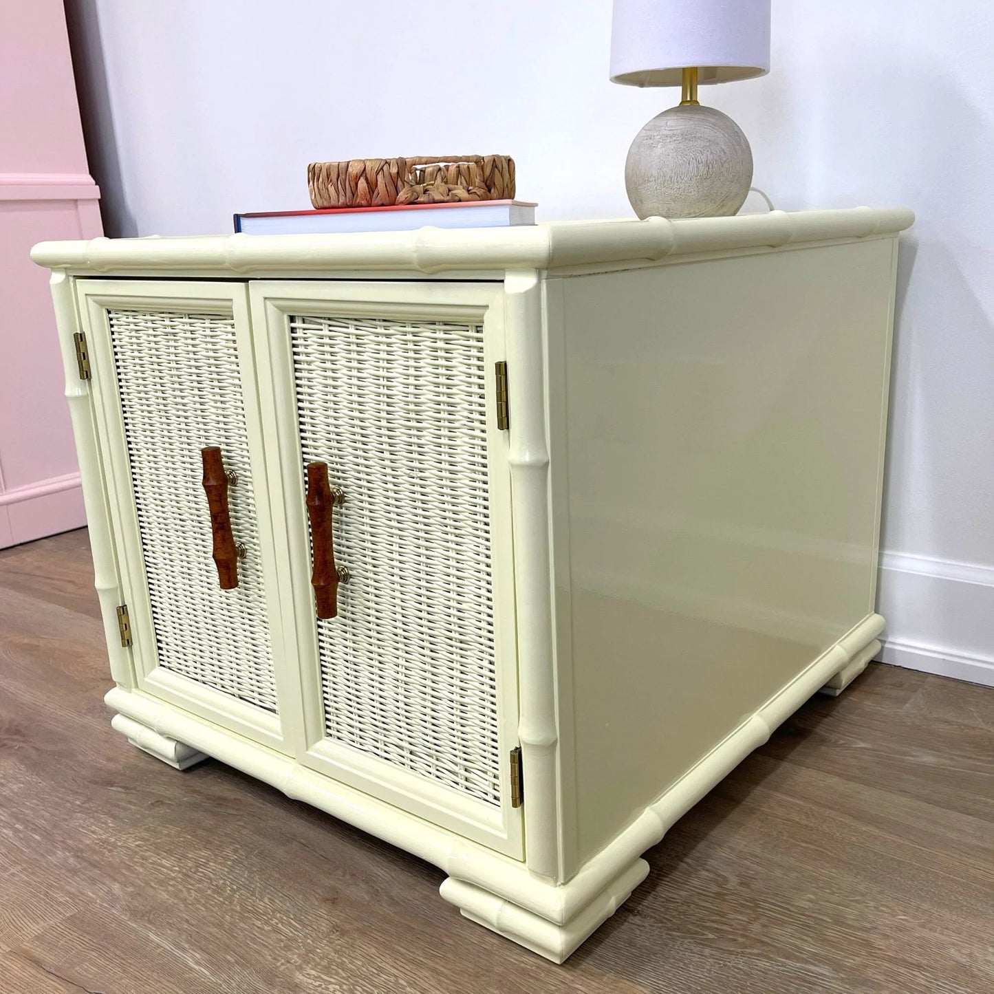 "Gucci" American of Martinsville End / Side Table