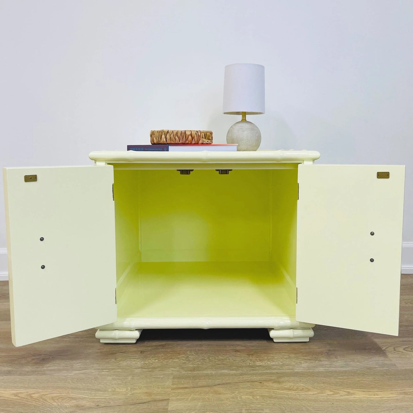 "Gucci" American of Martinsville End / Side Table