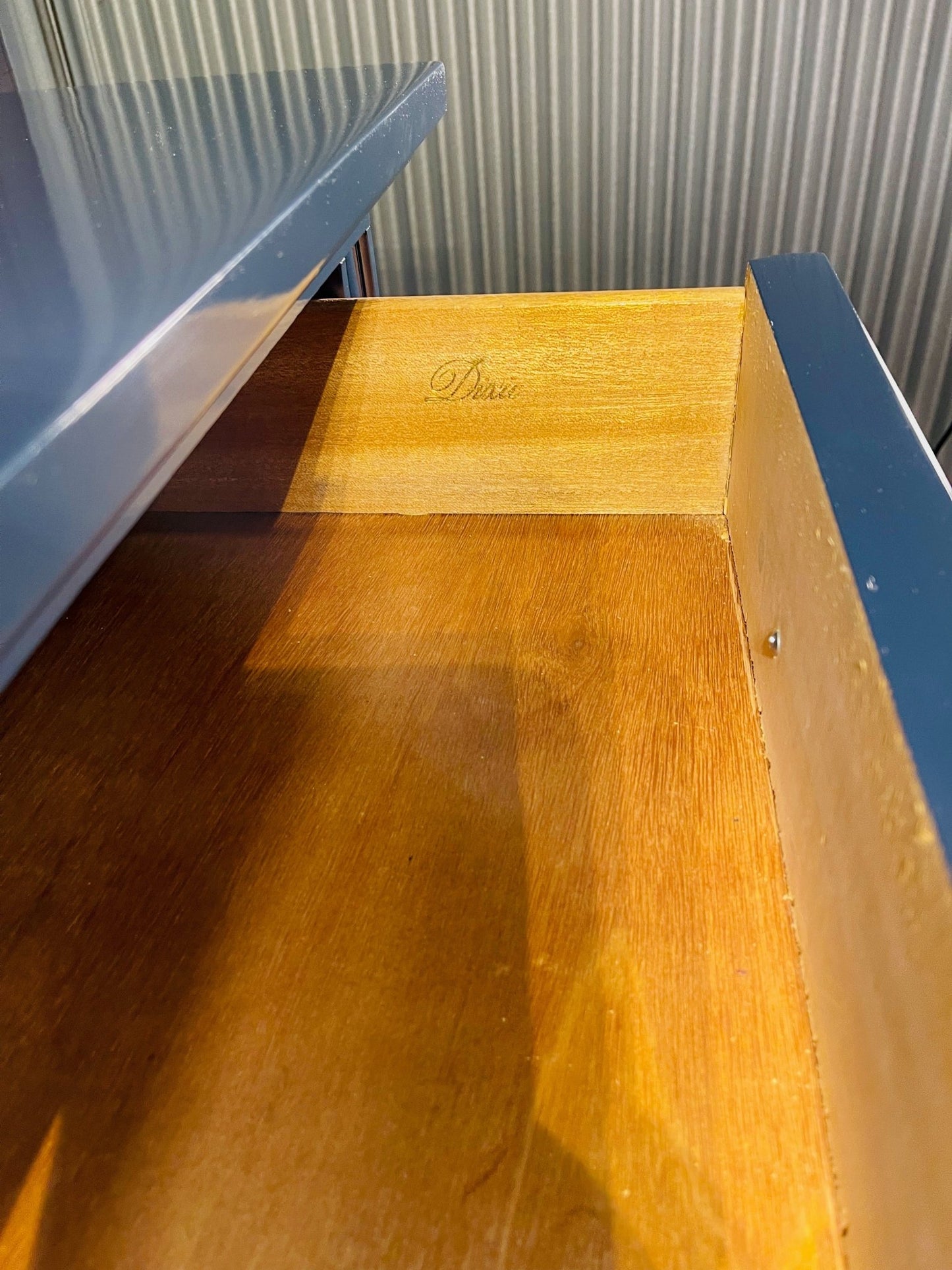 "Peter" Traditional Dixie Dresser