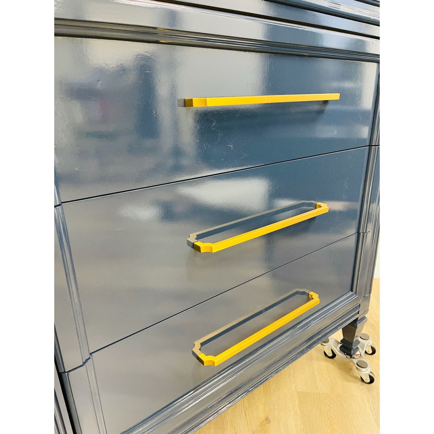 "Peter" Traditional Dixie Dresser