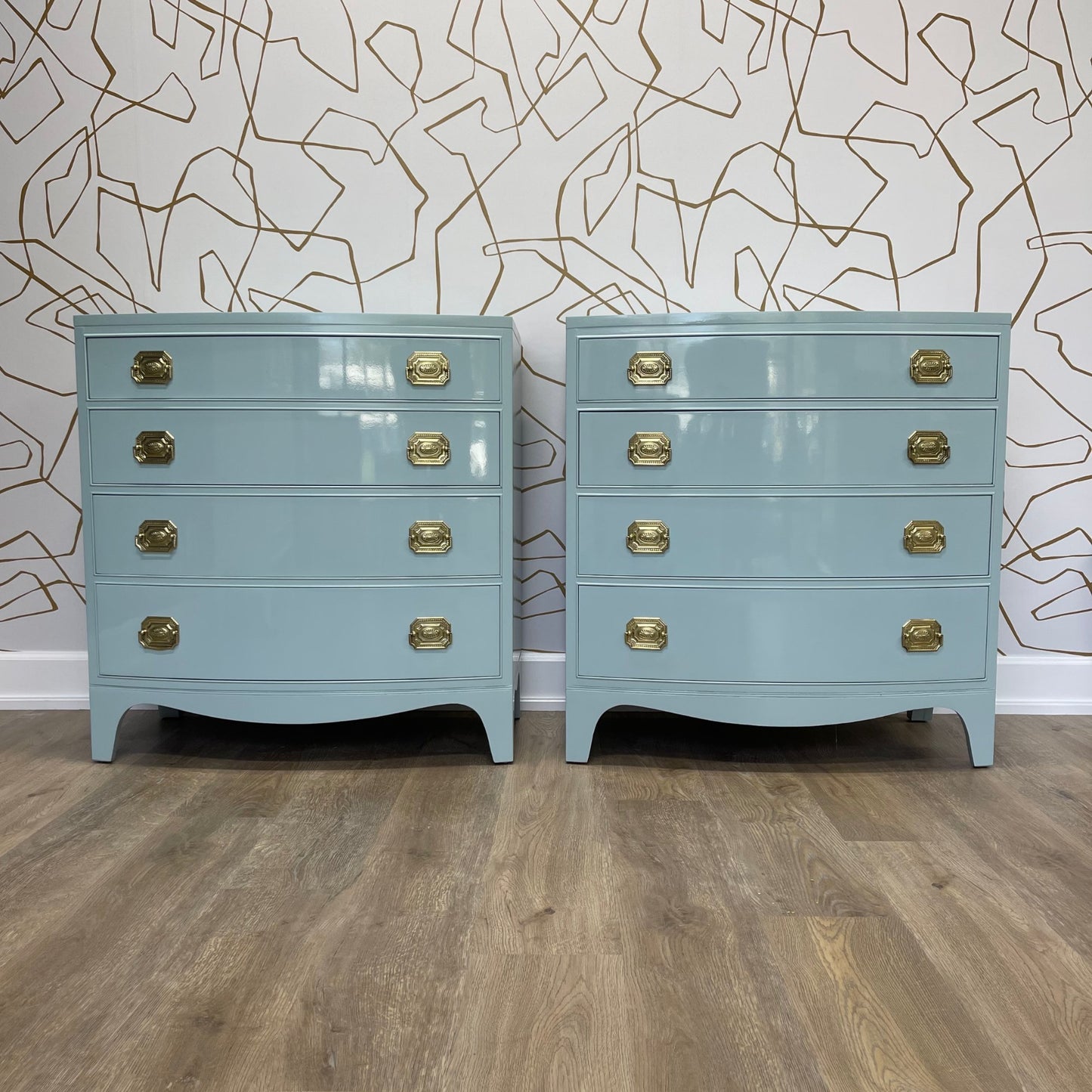 "The Gilroys" Pair of Henredon Small Bachelor Chests / Nightstands / Dressers
