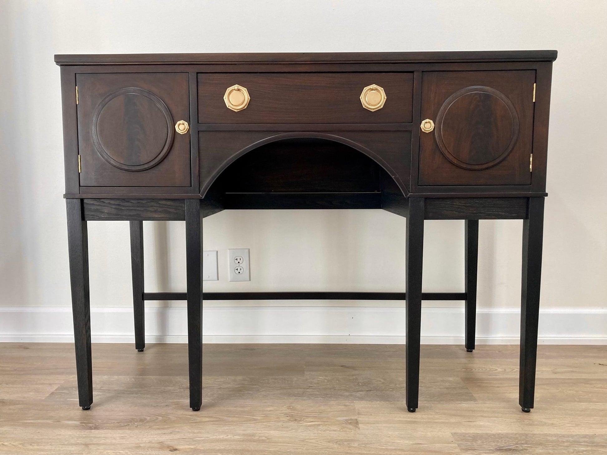 Antique furniture, Home Furniture, Reclaimed furniture, Custom furniture, Painted furniture, Upcycled furniture, Unique furniture, Maximalist décor, Vintage furniture, Reclaimed, refurbished, lacquered furniture, lacquer furniture, Painted furniture, Painted antique furniture, Furniture Refinishing, Second Hand Furniture