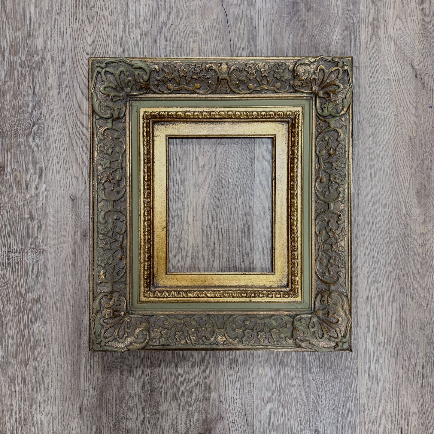 Large Ornate Frame Vintage Style Photo Display Gold Accent Details French Country Design Wall Art Statement Piece Elegant Home Accent Beautiful Picture Holder Wedding Photo Frame Baroque Style Details Premium Quality Construction Antique
